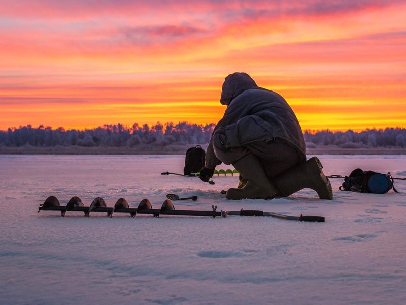 Ice fishing game in United Kigdom Ice fishing game in United Kigdom